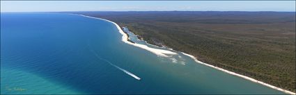 Coongul Creek - Fraser Island - QLD (PBH4 00 17863)